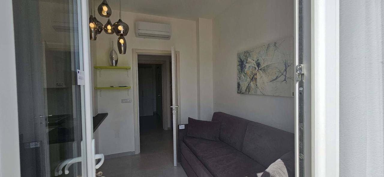 Diletta'S Residence ซันตีซิโดโร ภายนอก รูปภาพ
